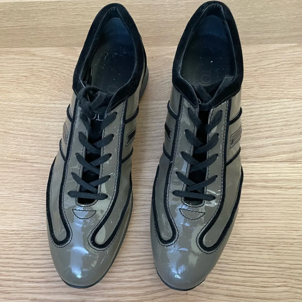 Tod’s gray and black patent sneaker - Picture 2 of 8